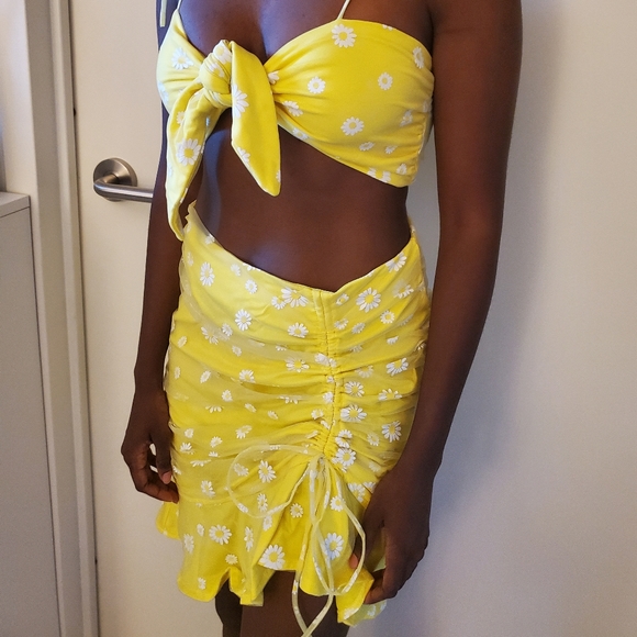 Daisy Print 2 Piece Set NWOT Forever21 - Picture 11 of 11